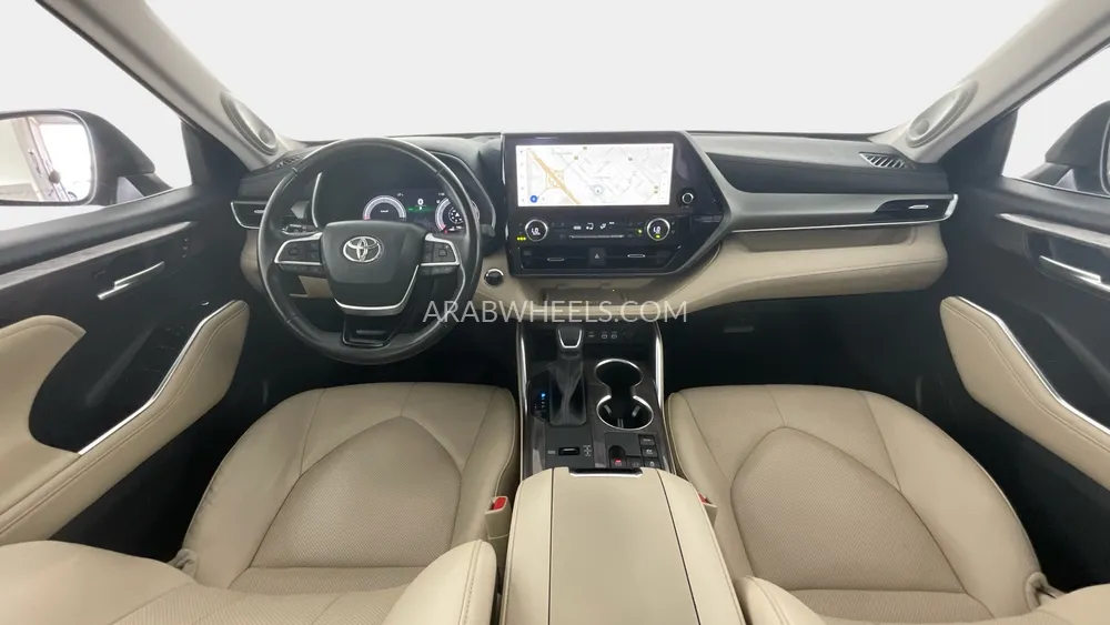 Toyota Highlander 2023 for Sale in Dubai Image-10