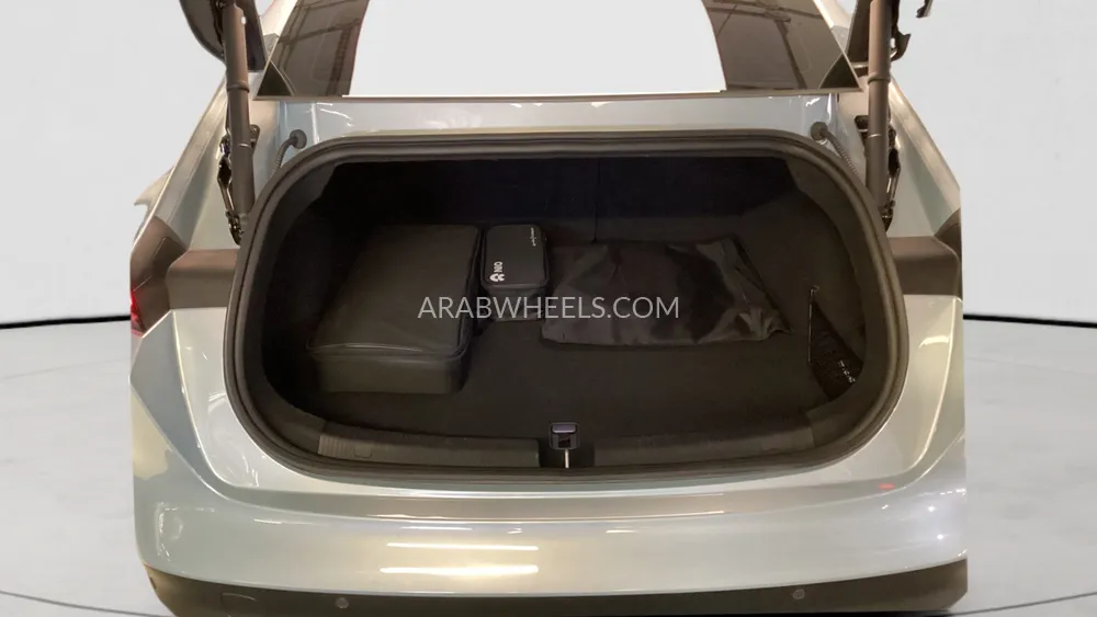 Nio ET5 2024 for Sale in Dubai Image-14