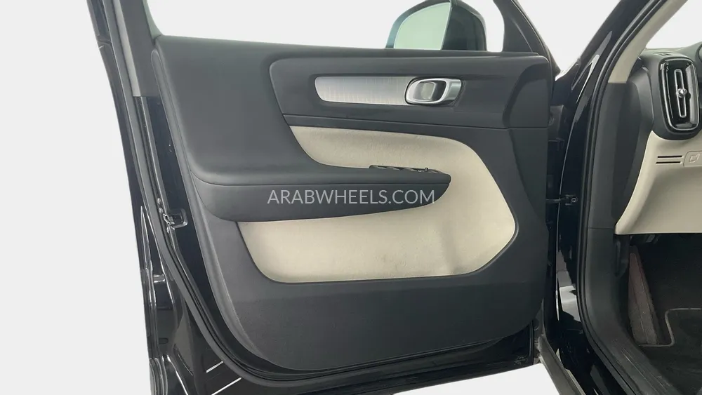 Volvo XC40 2022 for Sale in Dubai Image-18