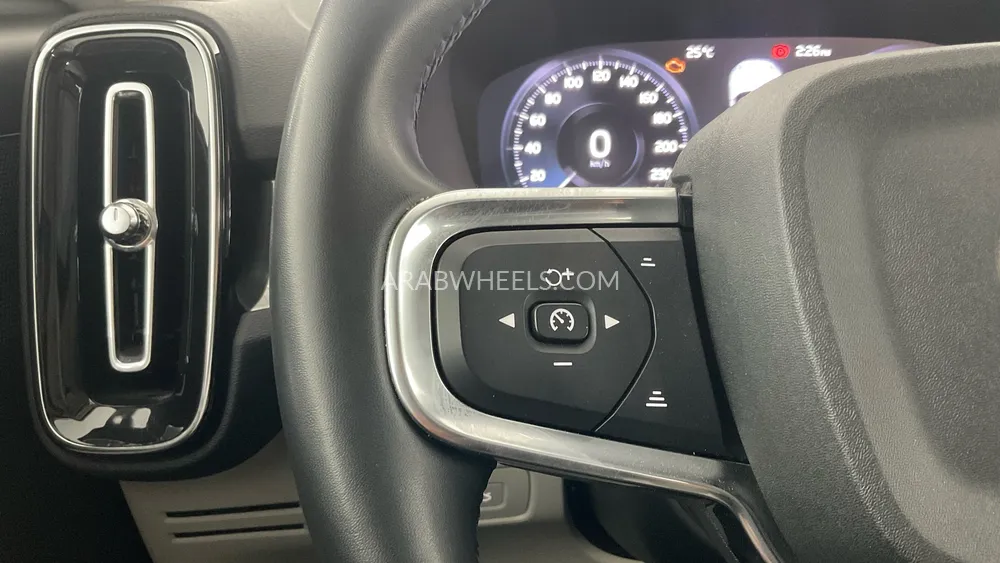 Volvo XC40 2022 for Sale in Dubai Image-20