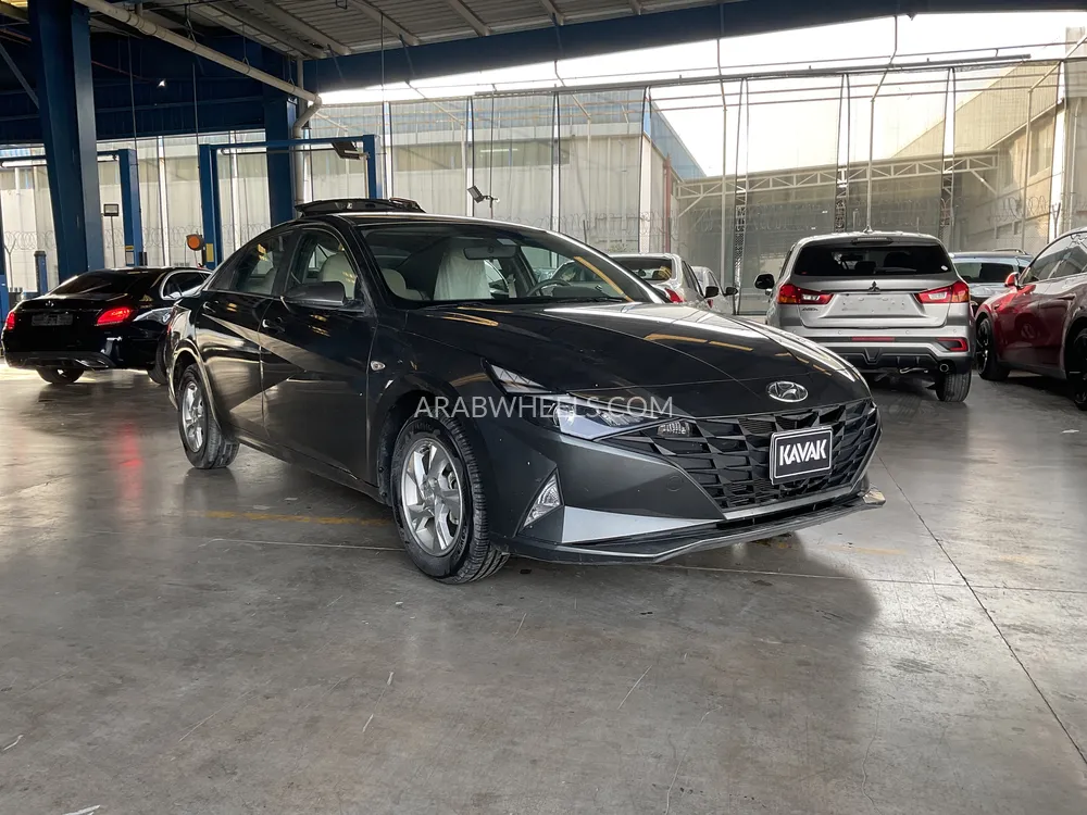 Hyundai Elantra 2023 for Sale in Dubai Image-3