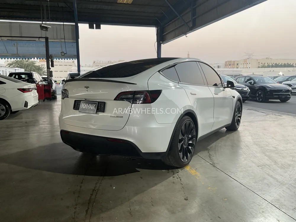 Tesla Model Y 2023 for Sale in Dubai Image-4