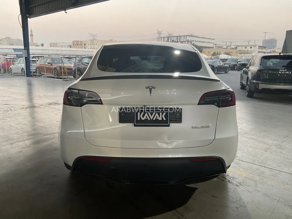 Tesla Model Y 2023 for Sale in Dubai Image-5