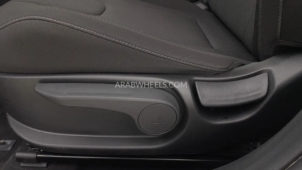 Hyundai Elantra 2025 for Sale in Dubai Image-21