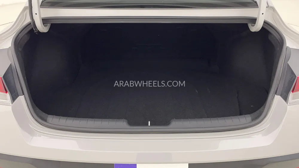 Hyundai Elantra 2025 for Sale in Dubai Image-26