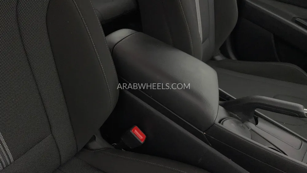 Hyundai Elantra 2025 for Sale in Dubai Image-36