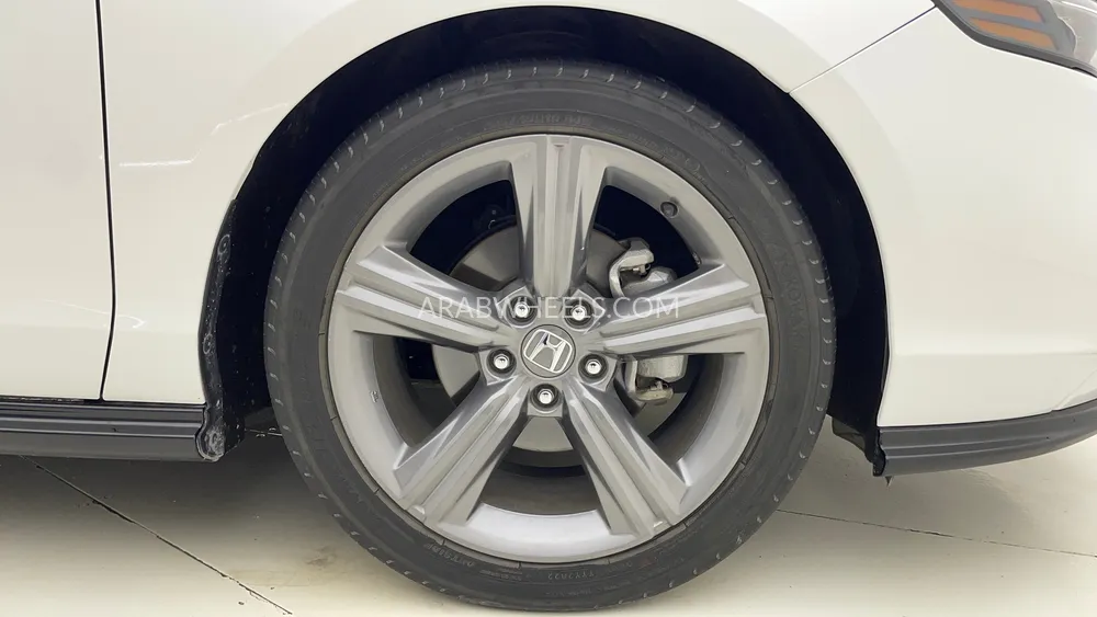 Honda Accord 2023 for Sale in Dubai Image-10