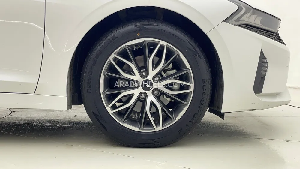 Kia K5 2023 for Sale in Dubai Image-10