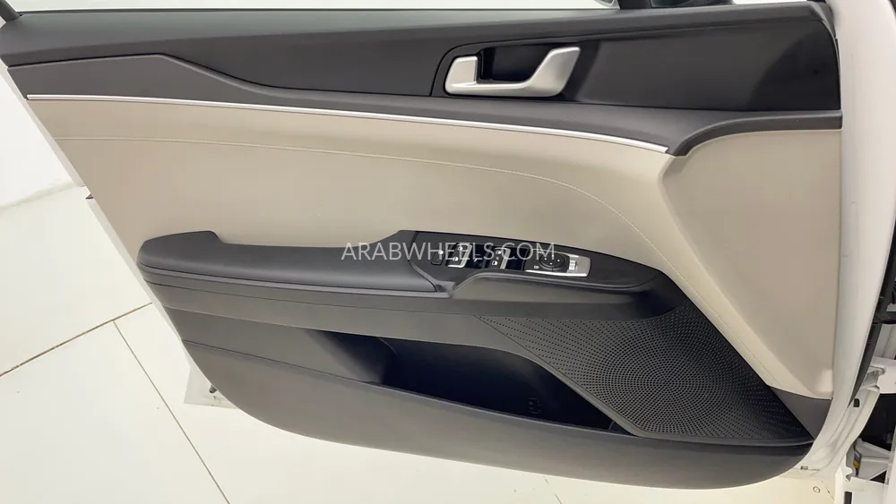 Kia K5 2023 for Sale in Dubai Image-19