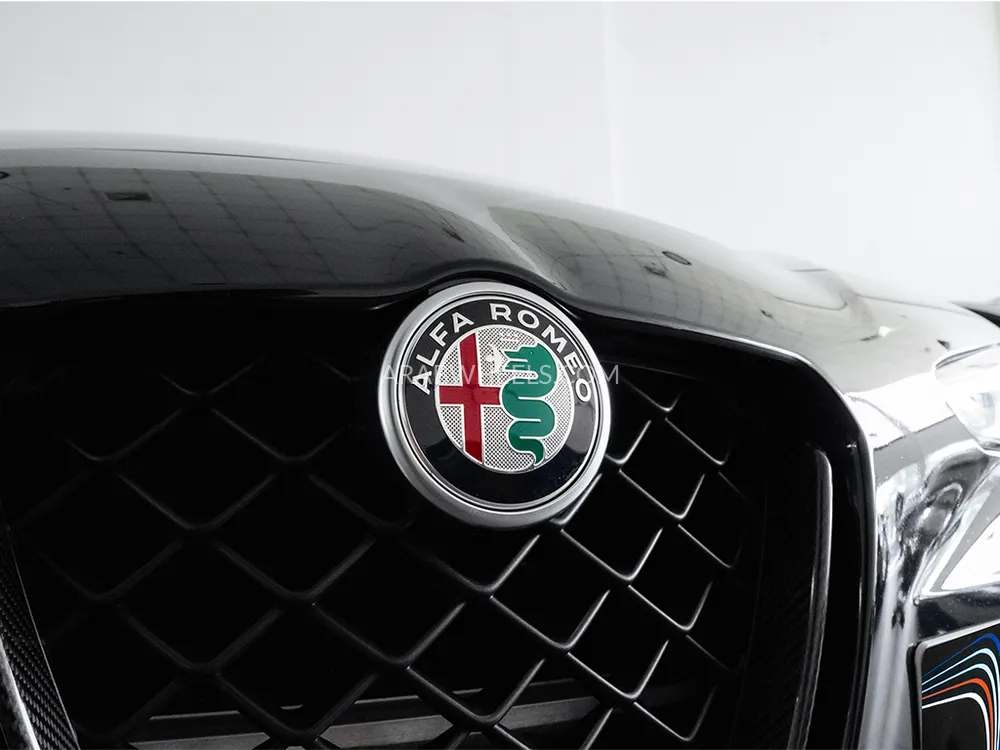 الفا روميو جوليا 2025 for Sale in دبي Image-21