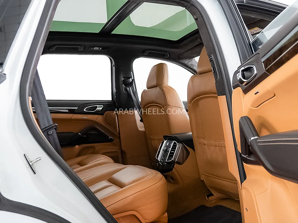 Porsche Cayenne 2017 for Sale in Dubai Image-13