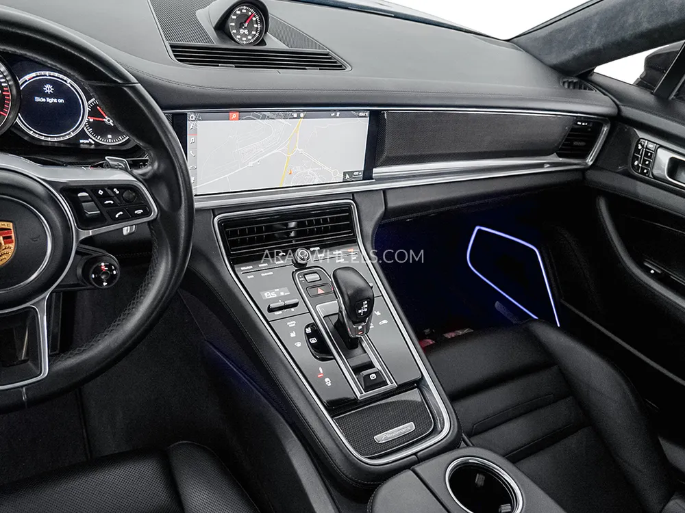 Porsche Panamera 2018 for Sale in Dubai Image-9