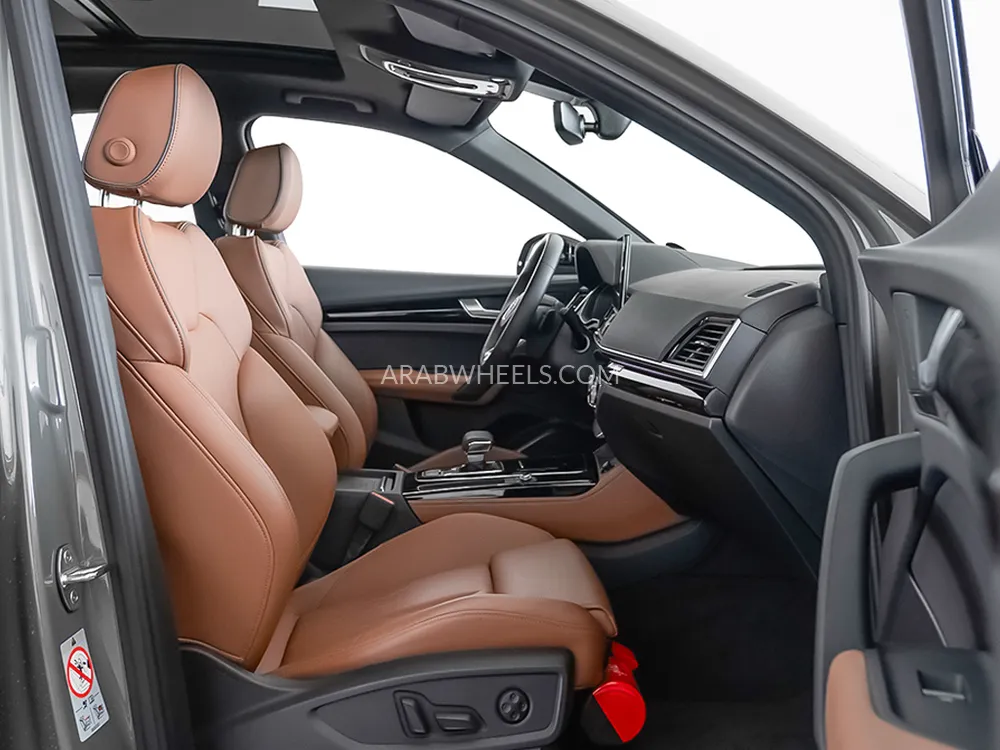 Audi Q5 2024 for Sale in Dubai Image-8