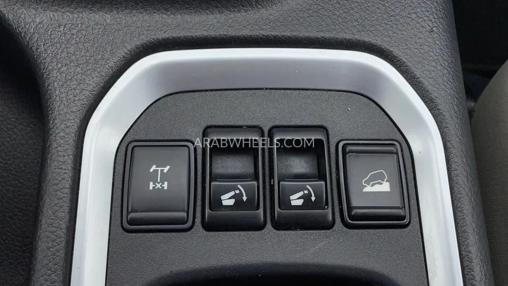 Nissan Xterra 2022 for Sale in Dubai Image-37