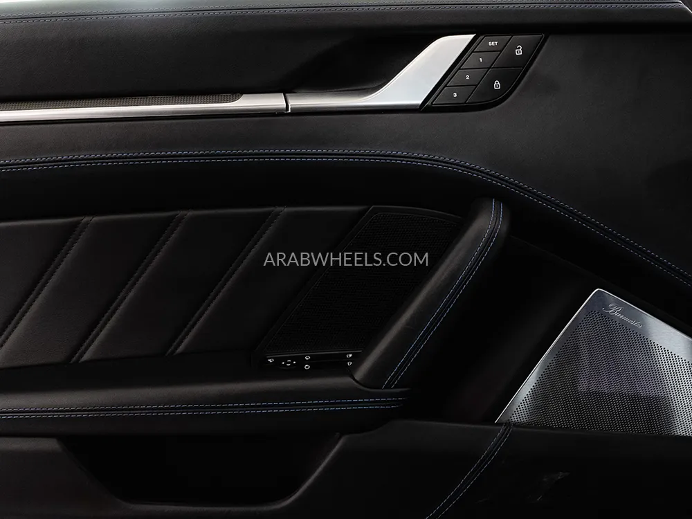 Porsche 911 2022 for Sale in Dubai Image-10