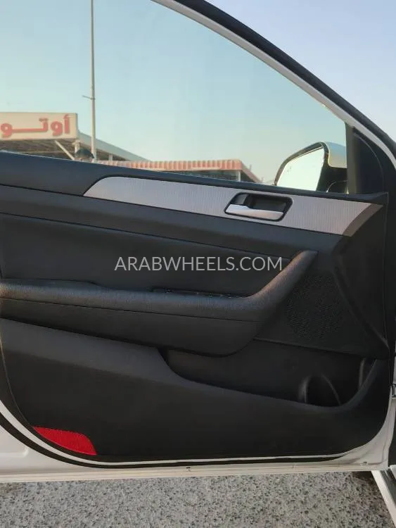 Hyundai Sonata 2018 for Sale in Ajman Image-12