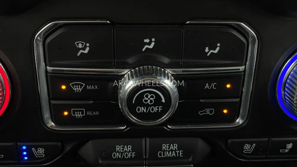 GMC Yukon 2023 for Sale in Dubai Image-50