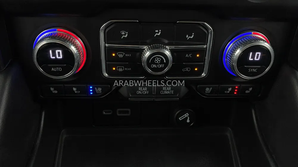 GMC Yukon 2023 for Sale in Dubai Image-61