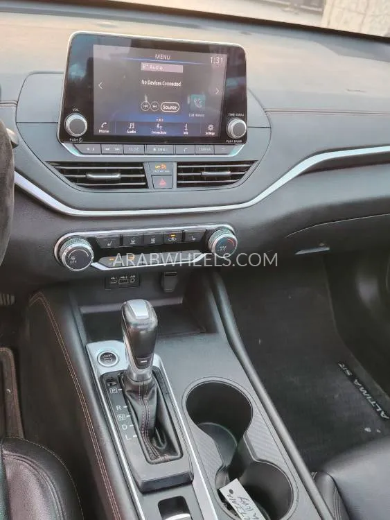 Nissan Altima 2019 for Sale in Ajman Image-7