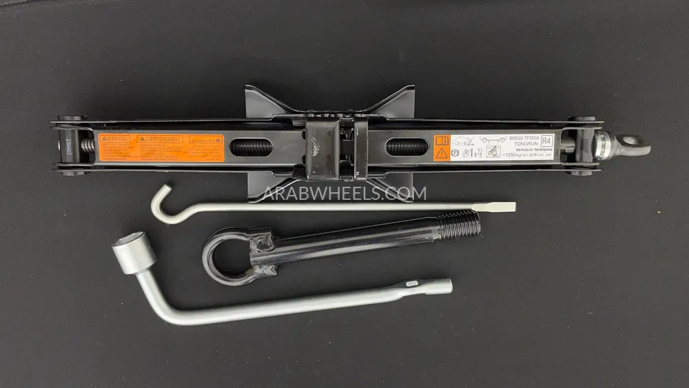 Nissan X-Trail 2023 for Sale in Dubai Image-34