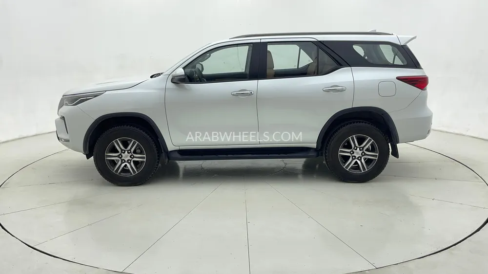 Toyota Fortuner 2024 for Sale in Dubai Image-6