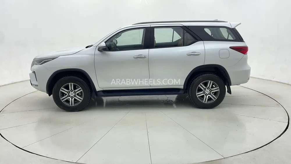Toyota Fortuner 2024 for Sale in Dubai Image-6
