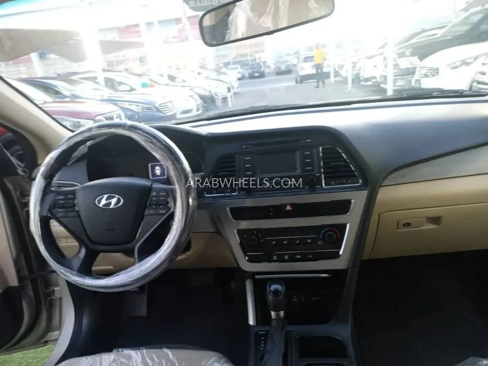 هيونداي سوناتا 2016 for Sale in الشارقة Image-8