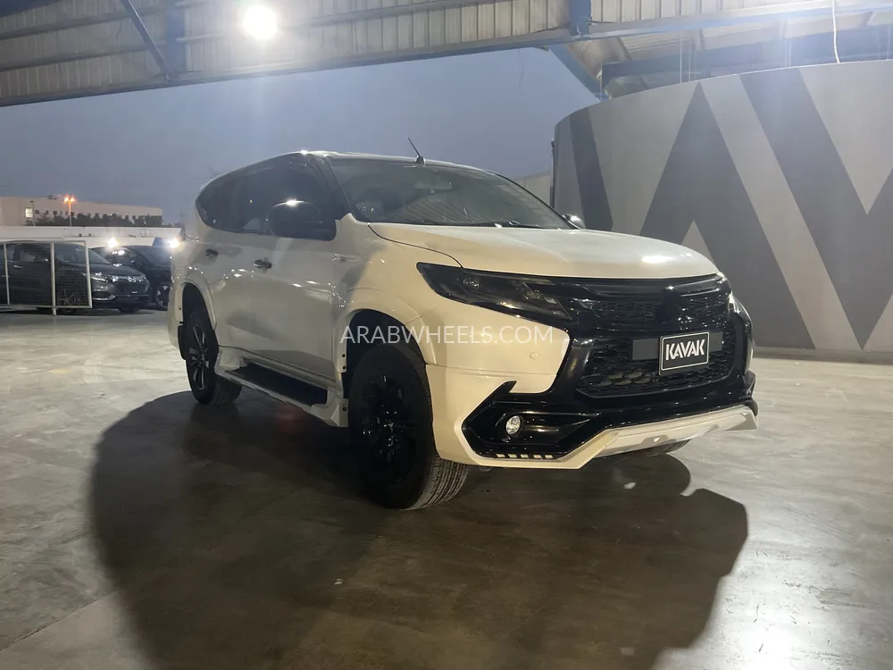 Mitsubishi Montero Sport 2019 for Sale in Sharjah Image-3