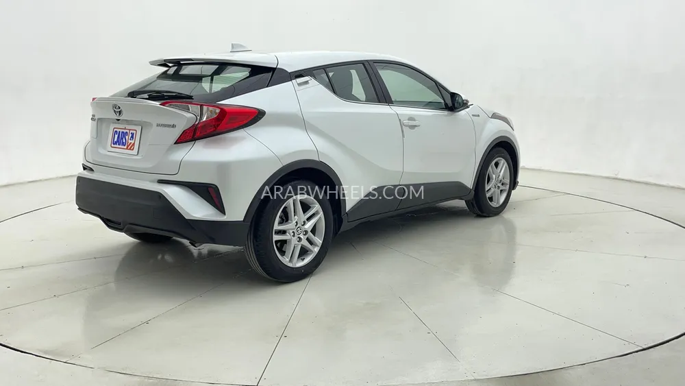 Toyota C-HR 2023 for Sale in Dubai Image-3