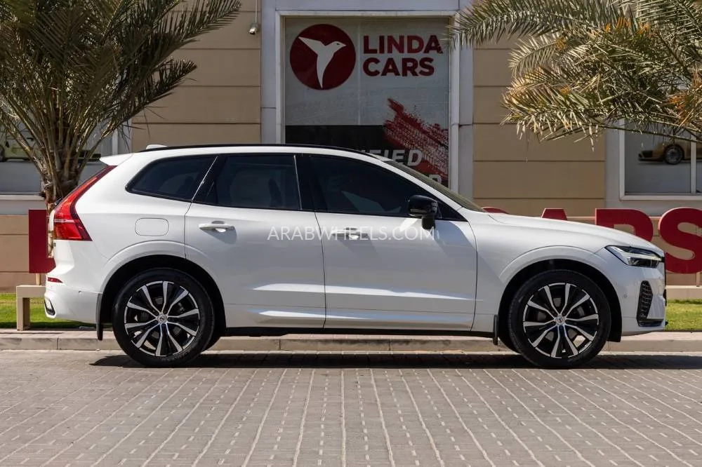 Volvo XC60 2023 for Sale in Dubai Image-9