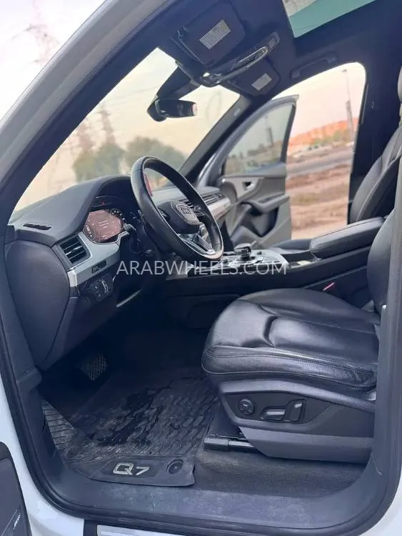 Audi Q7 2018 for Sale in Sharjah Image-8