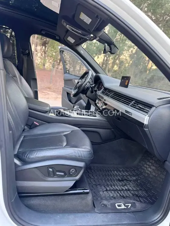 Audi Q7 2018 for Sale in Sharjah Image-9