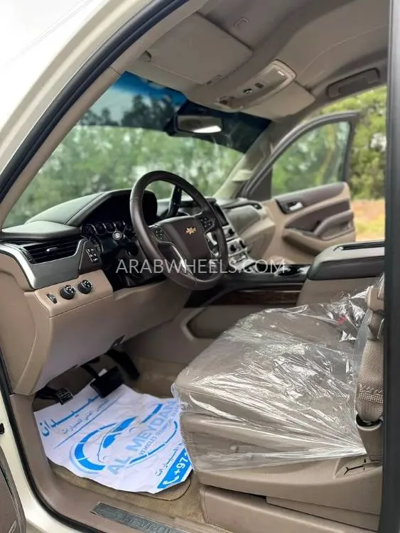Chevrolet Tahoe 2015 for Sale in Sharjah Image-8
