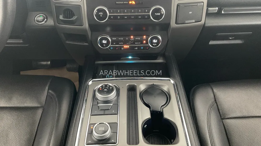 Ford Expedition 2020 for Sale in Sharjah Image-11