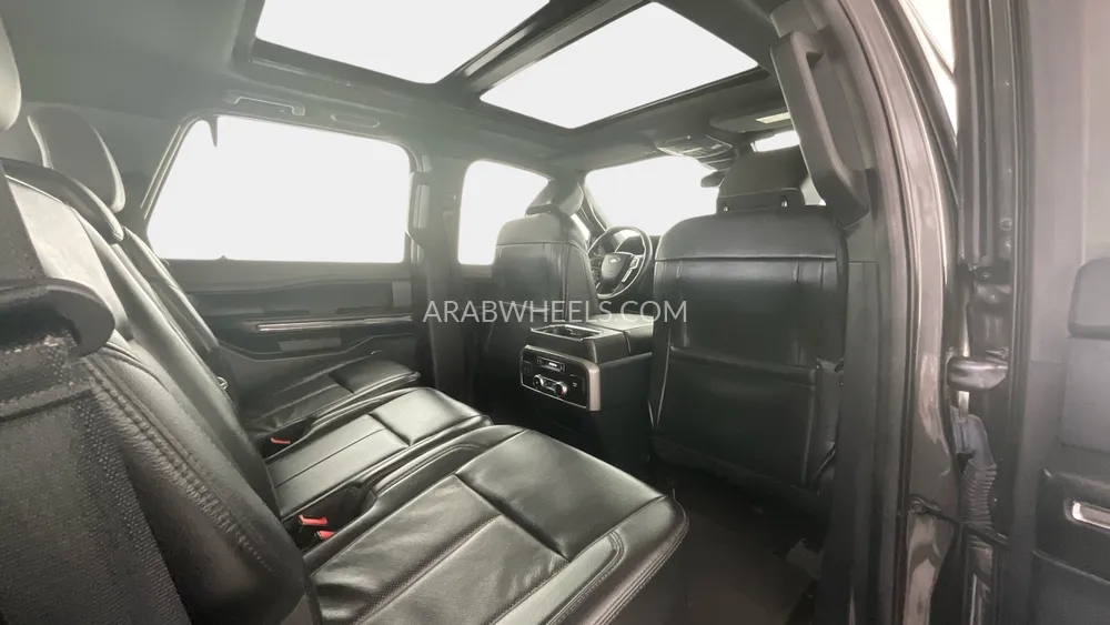 Ford Expedition 2020 for Sale in Sharjah Image-25