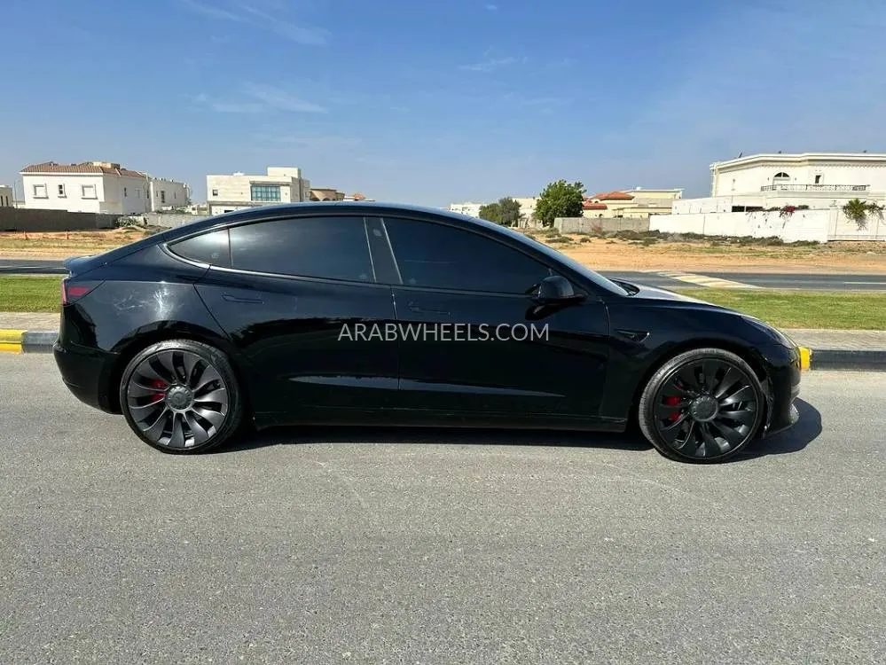 Tesla Model 3 2023 for Sale in Dubai Image-4