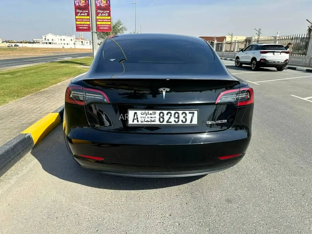 Tesla Model 3 2023 for Sale in Dubai Image-8