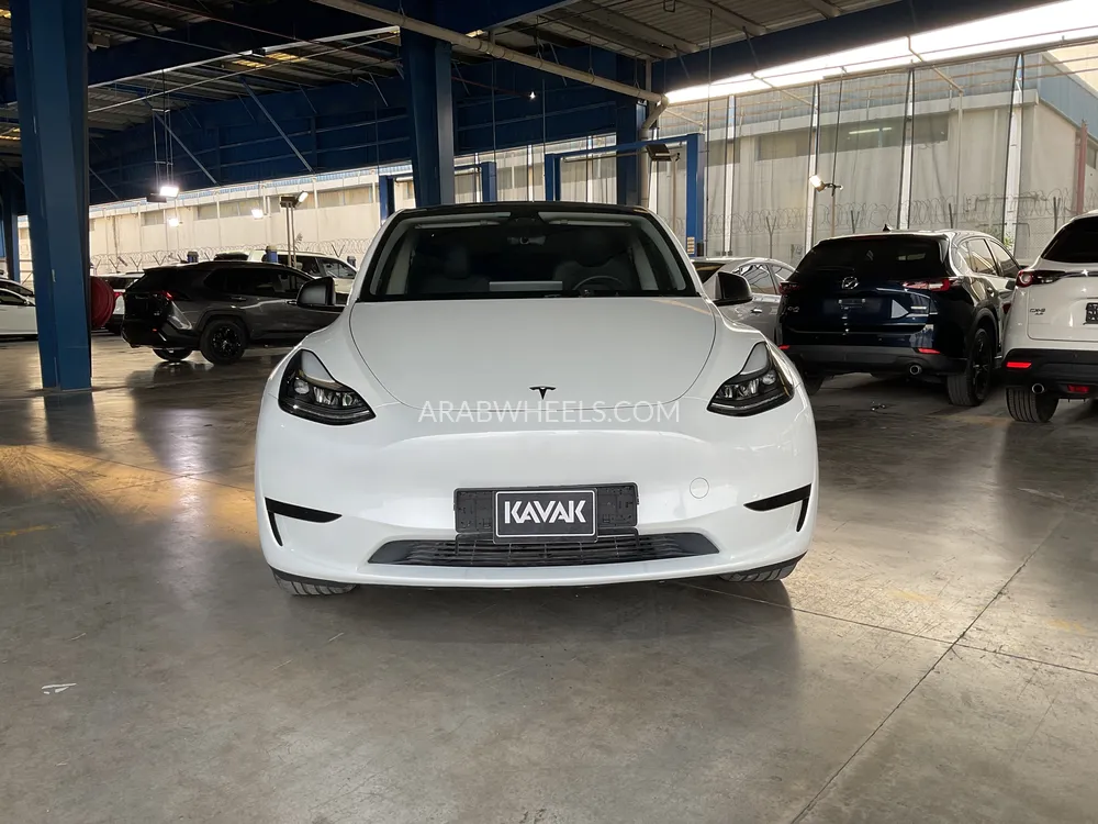 Tesla Model Y 2024 for Sale in Sharjah Image-2
