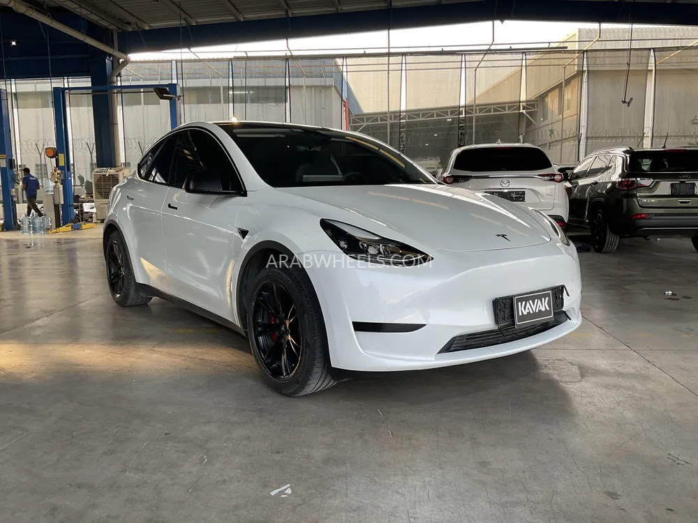 Tesla Model Y 2024 for Sale in Sharjah Image-3