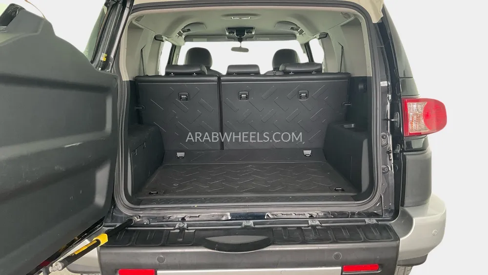 Toyota FJ Cruiser 2020 for Sale in Dubai Image-14