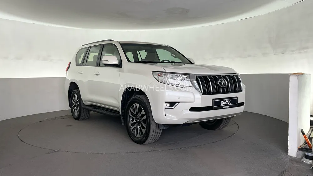Toyota Land Cruiser Prado 2023 for Sale in Sharjah Image-3