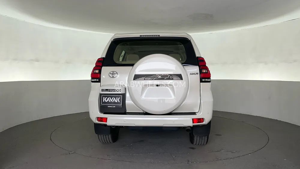 Toyota Land Cruiser Prado 2023 for Sale in Sharjah Image-4
