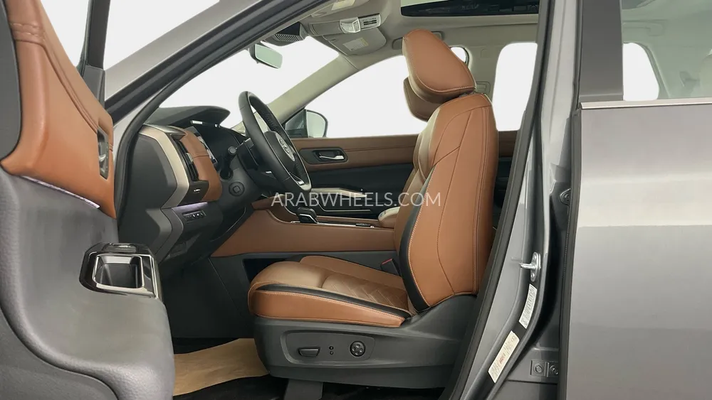 Nissan Pathfinder 2024 for Sale in Sharjah Image-19