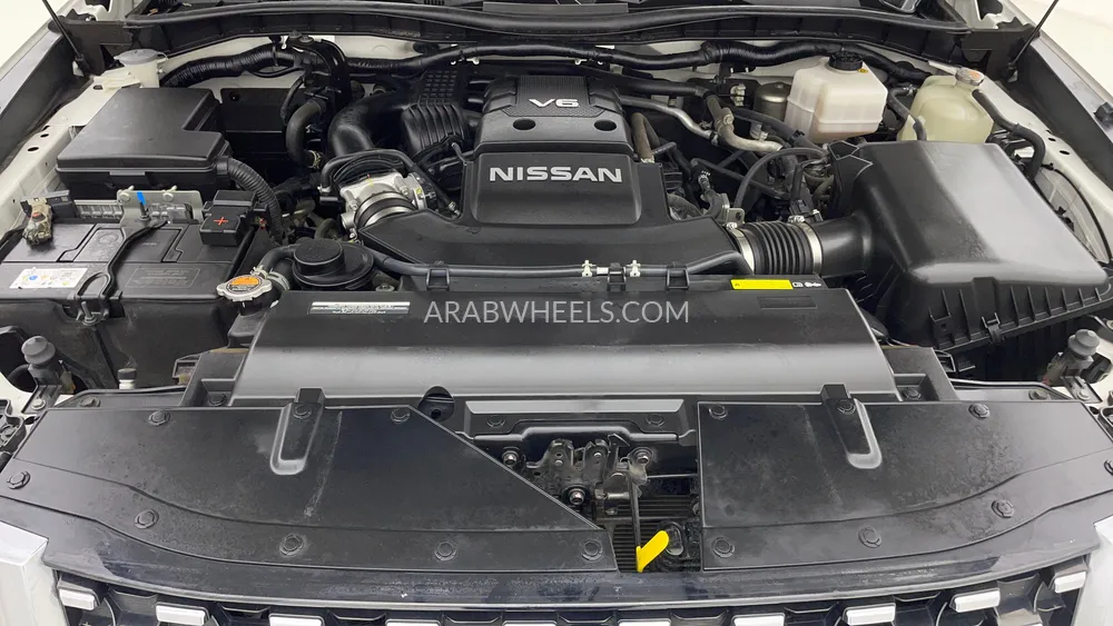 Nissan Patrol 2023 for Sale in Dubai Image-9
