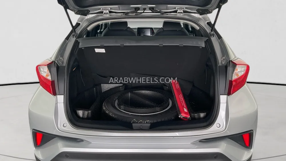 Toyota C-HR 2022 for Sale in Sharjah Image-14