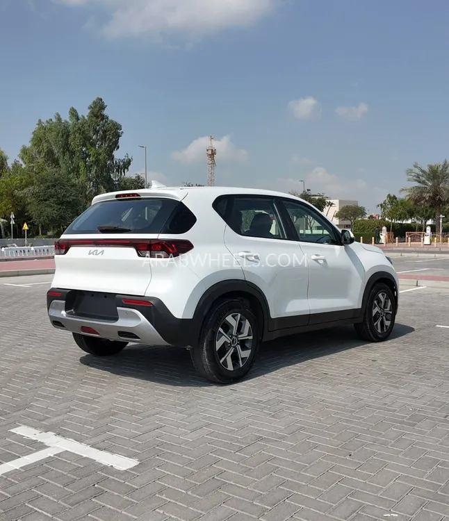 Kia Sonet 2023 for Sale in Dubai Image-4