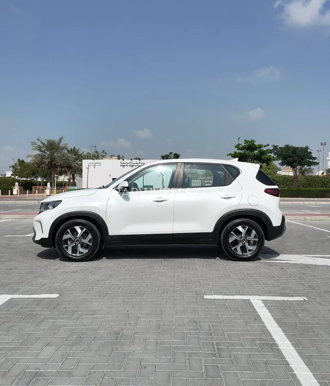 Kia Sonet 2023 for Sale in Dubai Image-6
