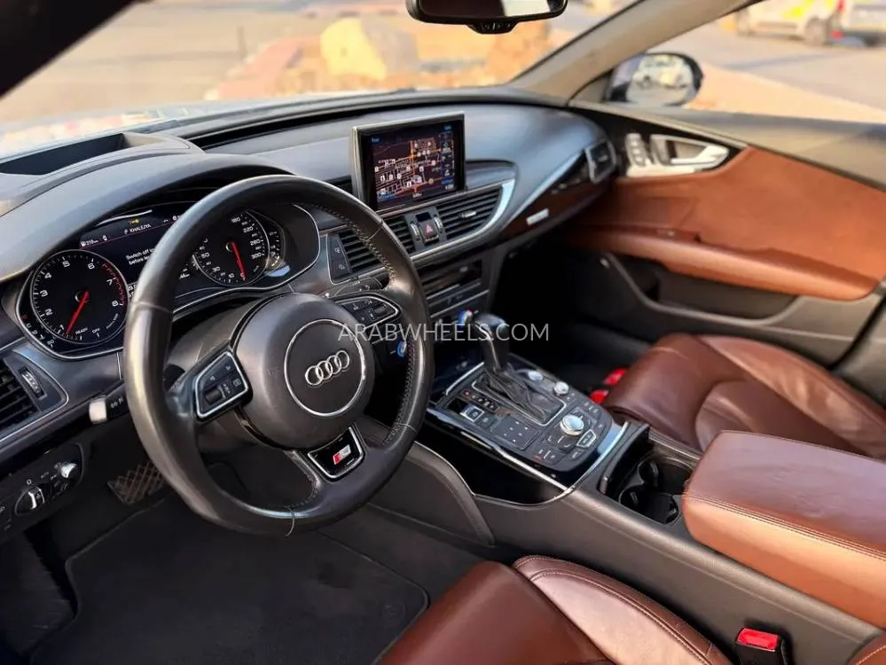 Audi Q7 2018 for Sale in Dubai Image-12