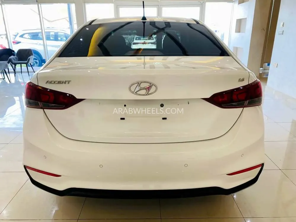 Hyundai Accent 2019 for Sale in Sharjah Image-2