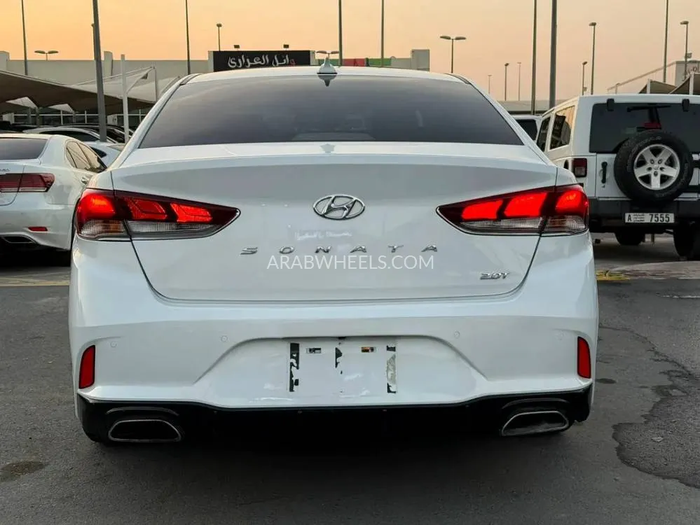 Hyundai Sonata 2018 for Sale in Dubai Image-10
